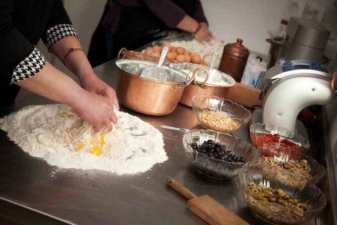 Traditional Neapolitan Cooking Class - Key Points
