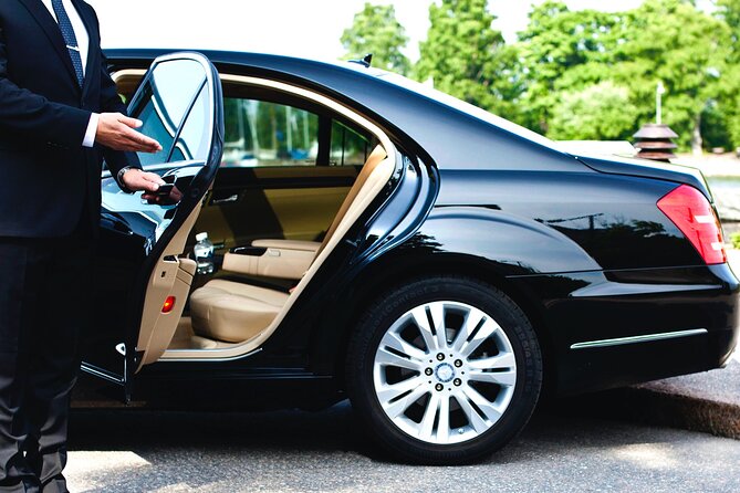 Transfer From Krakow Airport to City Center by Mercedes Limousine - Key Points