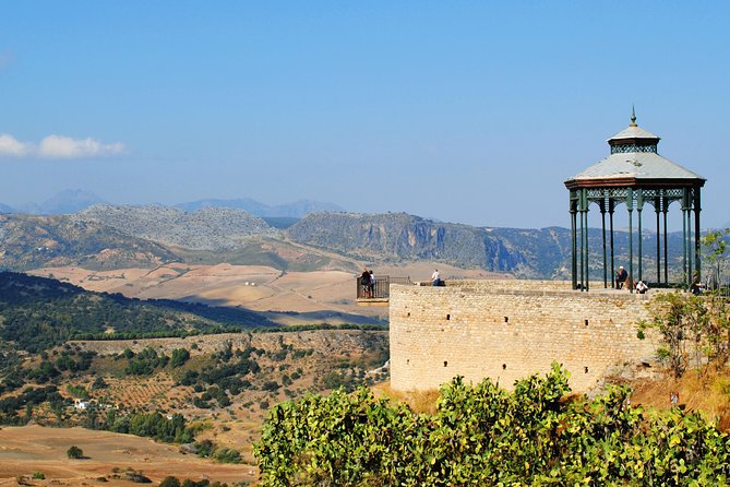 Transfer From Seville to Granada With a Stop in Ronda - Key Points