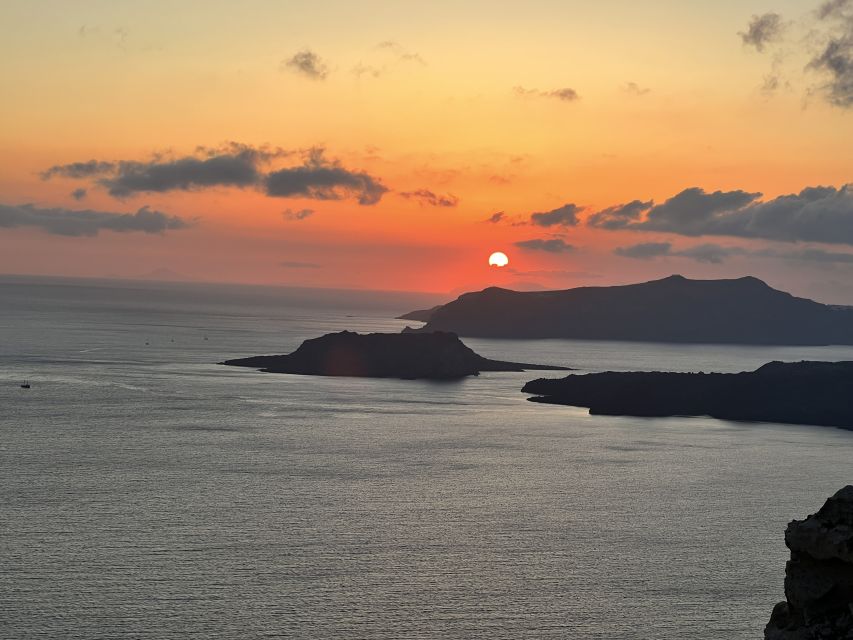 Uncrowded Santorini Sunset PicNic - Key Points