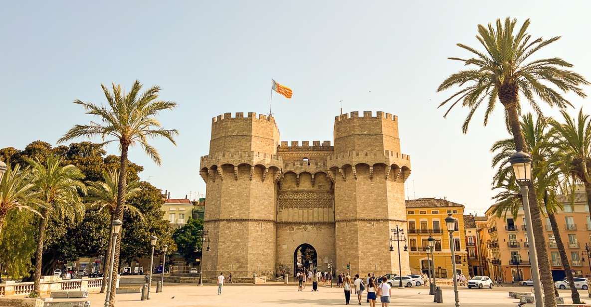 valencia city bike tour Valencia: City Bike Tour