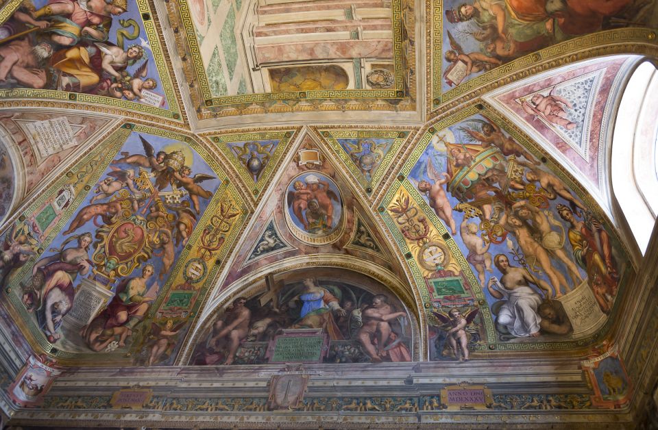 Vatican Museums, Sistine Chapel, & Raphael Room Private Tour - Key Points