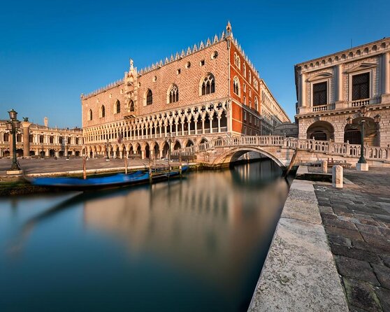 venice doges palace guided tour and gondola ride Venice: Doges Palace Guided Tour and Gondola Ride