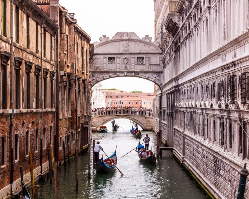 Venice: Highlights Private Tour With Gondola Ride - Key Points