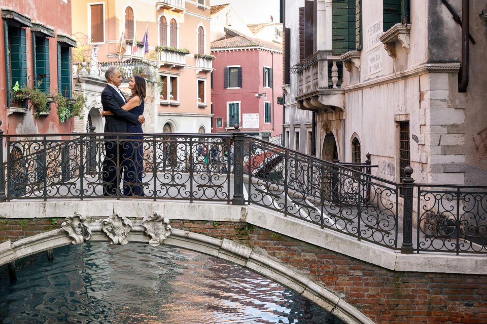 Venice: Private Tour With Travel Photographer - Key Points