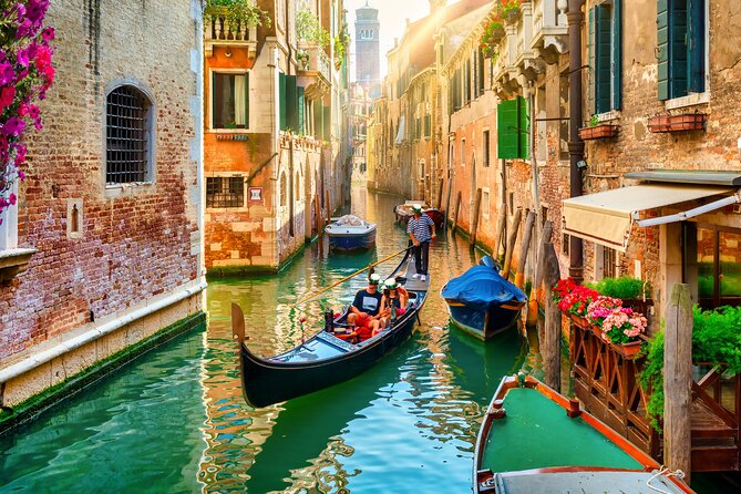 Venice Scavenger Hunt and Best Landmarks Self-Guided Tour - Key Points