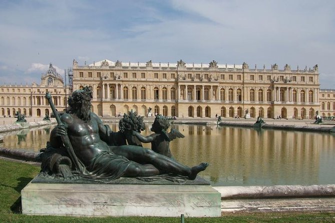 Versailles Minivan - Tour Inclusions