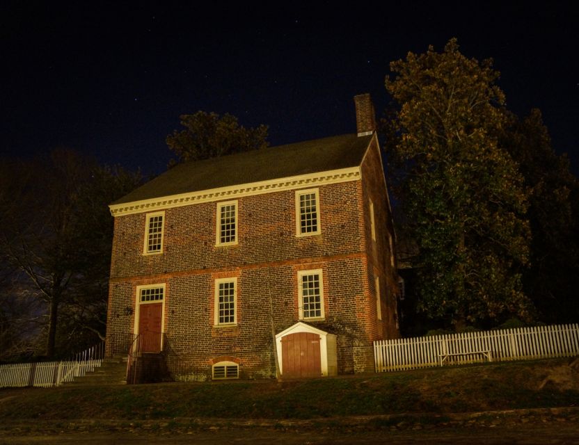 Williamsburg: Colonial Ghosts Ultimate Dead of Night Tour - Key Points