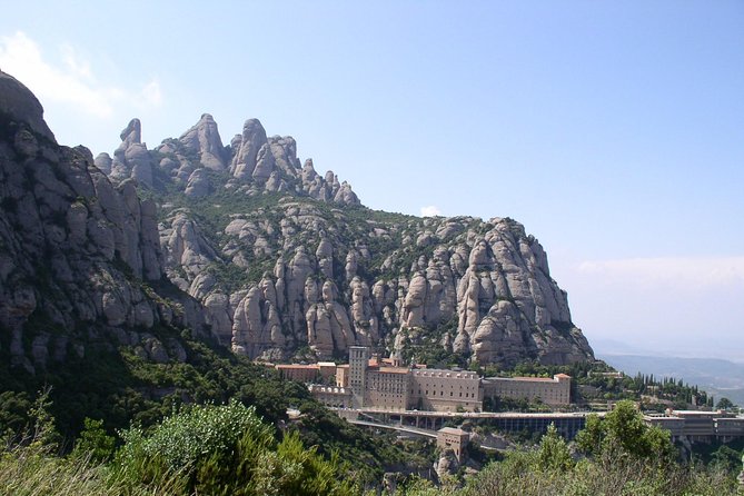 Wineries & Montserrat Private Tour (8 Hours) - Key Points