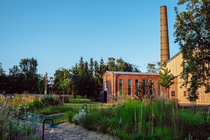 Wittenburg: Elephant Gins Distillery Tour Near Hamburg - Key Points