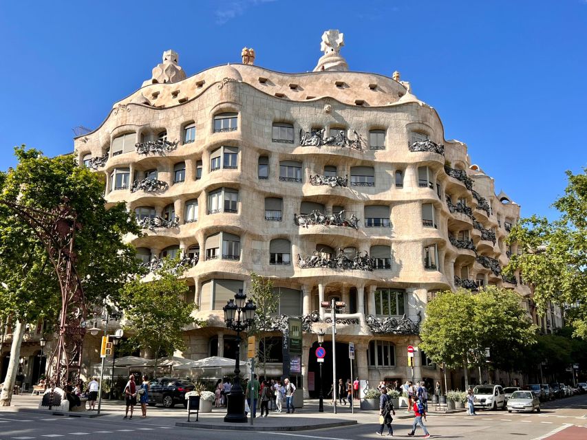 1791676 revision v1 Barcelona: Gaudí Walking Tour With Casa Vicens and Casa Milà