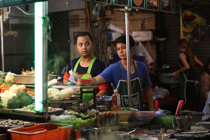 2-Hour Guided Tour in Bangkoks Chinatown