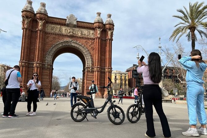 3 Hours Barcelona Guided Gaudi E-Bike Tour