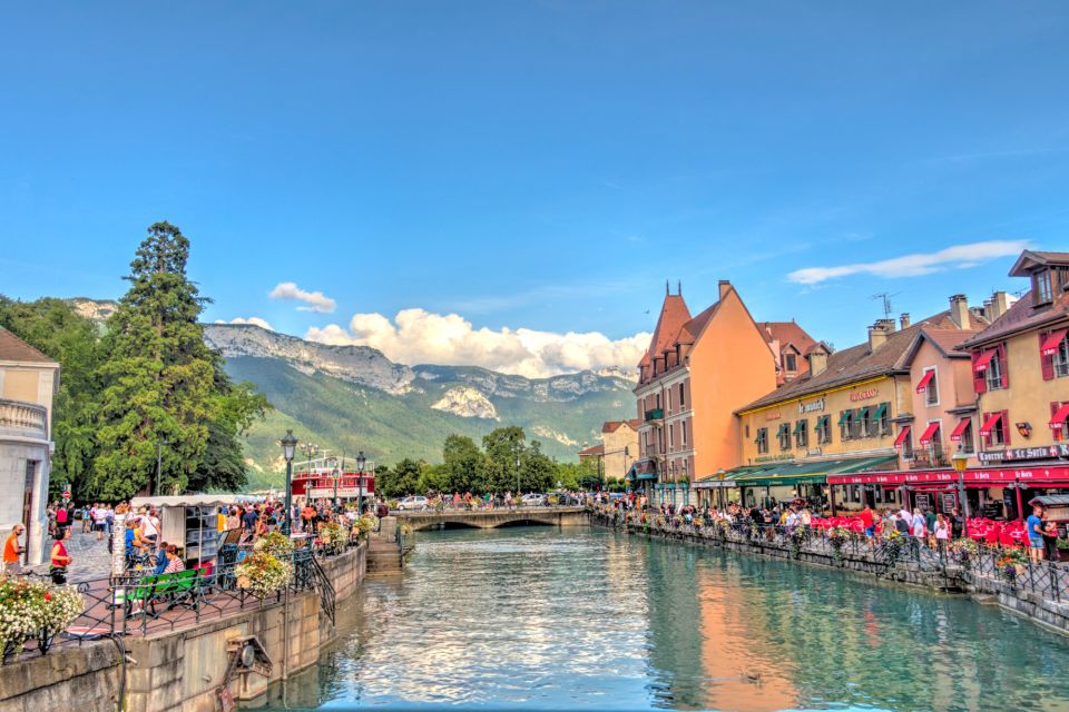 Annecy: First Discovery Walk and Reading Walking Tour - Full Description