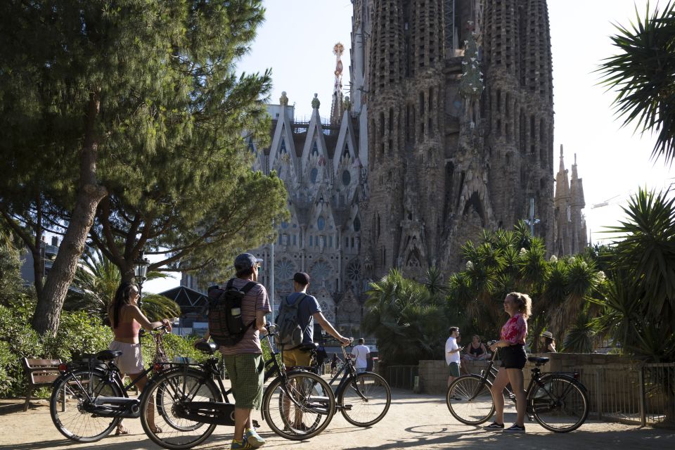 Barcelona: City Highlights and Architecture Guided Bike Tour - Tour Description