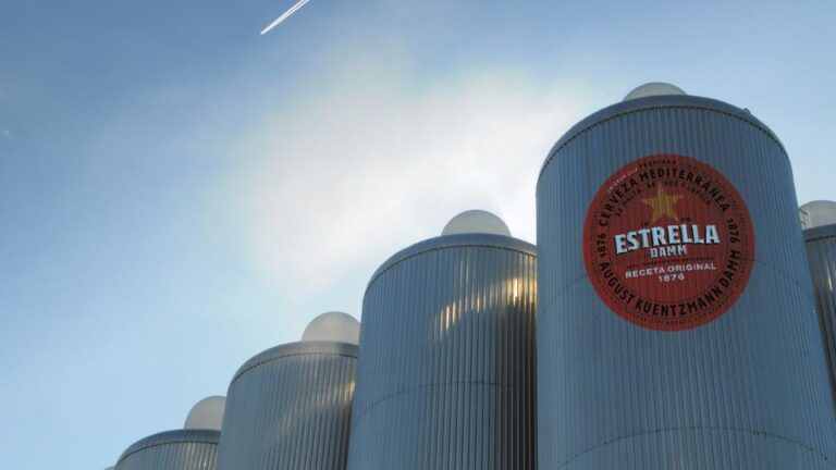 Barcelona: Estrella Damm Brewery Guided Tour With Tasting