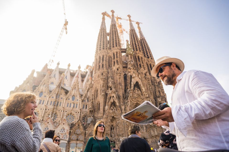 1 barcelona gaudi highlights tour by e bike Barcelona: Gaudí Highlights Tour by E-Bike