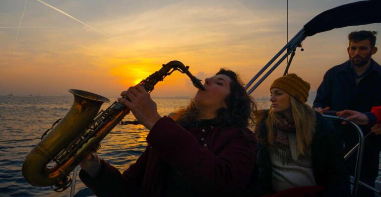 Barcelona: Sunset Live Sax and Sailing Experience