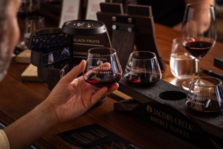 Barossa: Jacobs Creek Double Barrel Tasting Experience