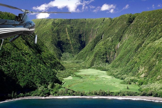 Big Island Volcano Deluxe Helicopter Tour