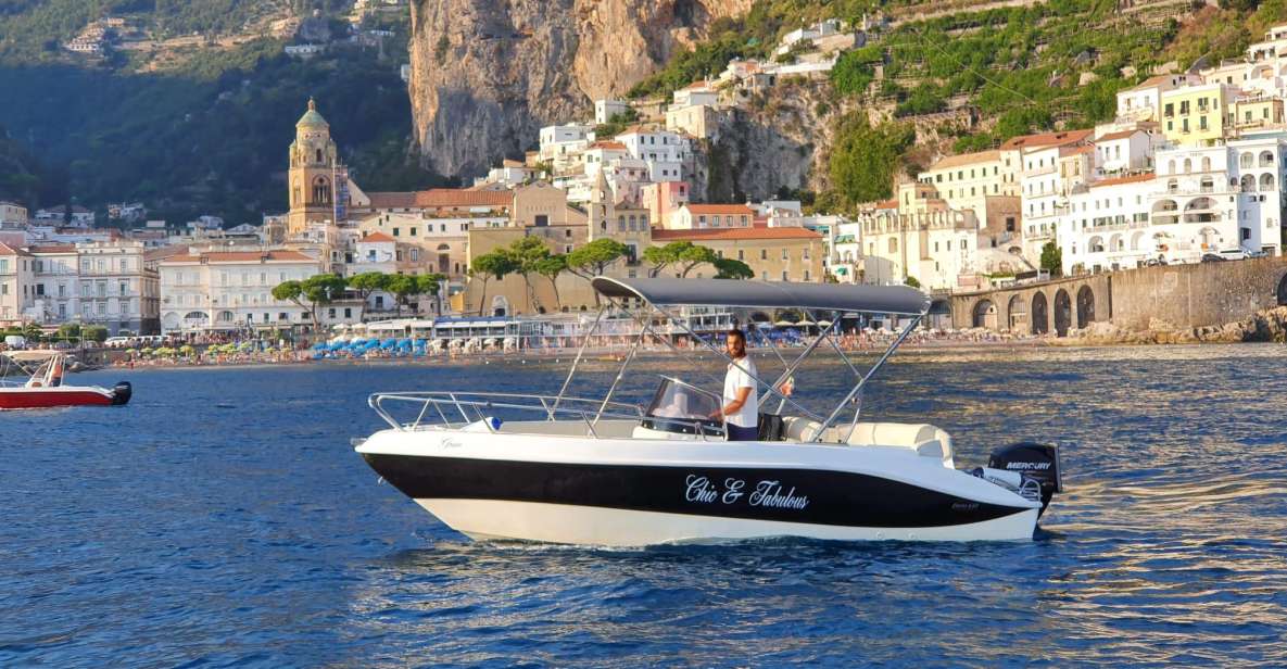 Boat Rental: Discover Beaches, Caves and Hidden Coves