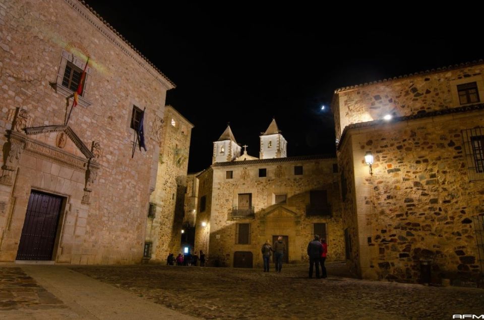 1 caceres guided sunset sightseeing tour Caceres: Guided Sunset Sightseeing Tour