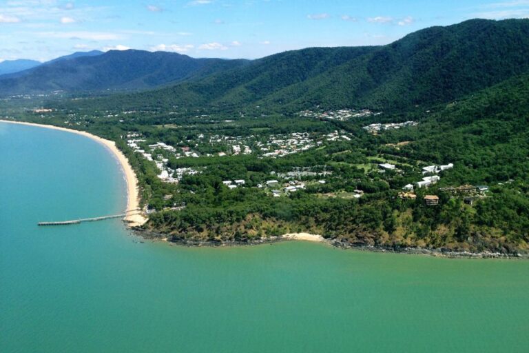 Cairns: Reef & Port Douglas Scenic Flight