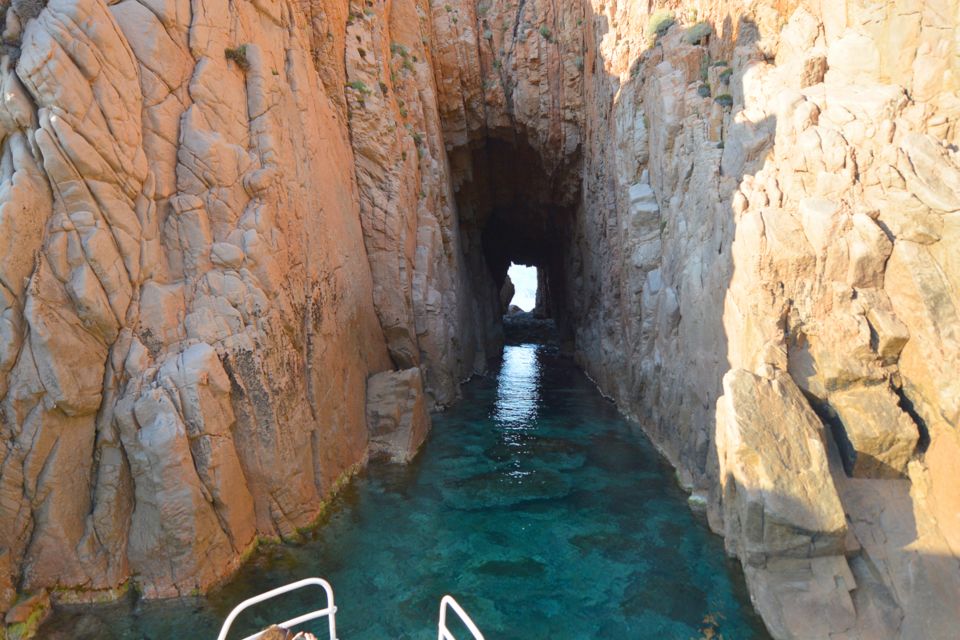 1 cargese calanques of piana on a family boat Cargèse: Calanques of Piana on a Family Boat