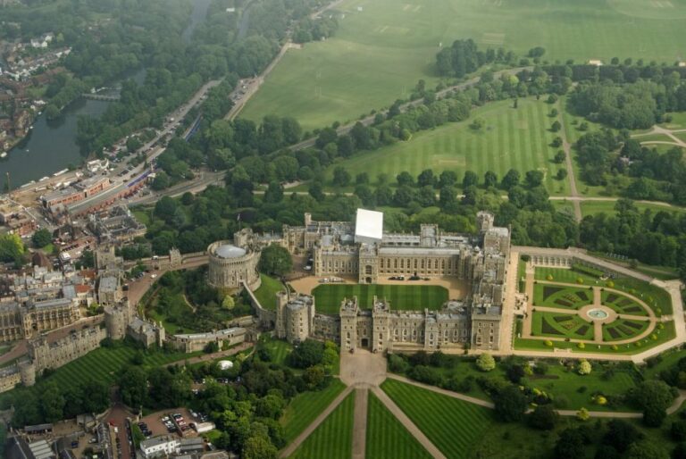 Christmas Day Trip to Windsor, Oxford & Avebury With Lunch