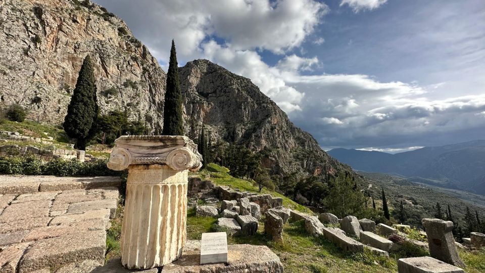 Delphi Navel Of Earth Hosios Loukas Full Day Private Tour - Highlights