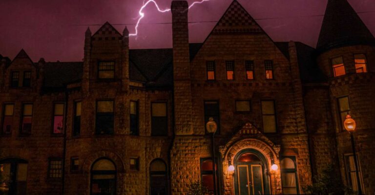 Detroit: Ghosts and Spirits Haunted Walking Tour