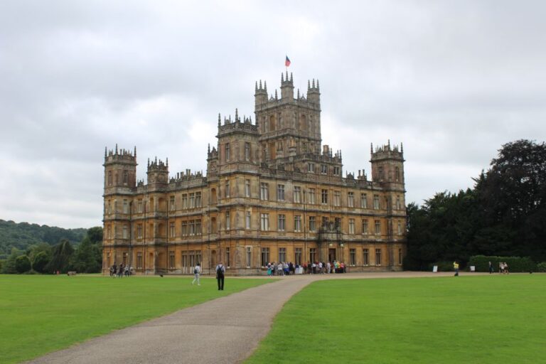 Downton Abbey and Village Small Group Tour From London