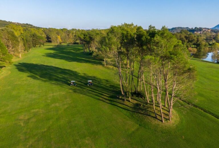 Ermones: Countryside Golf Game With Lunch and Drink