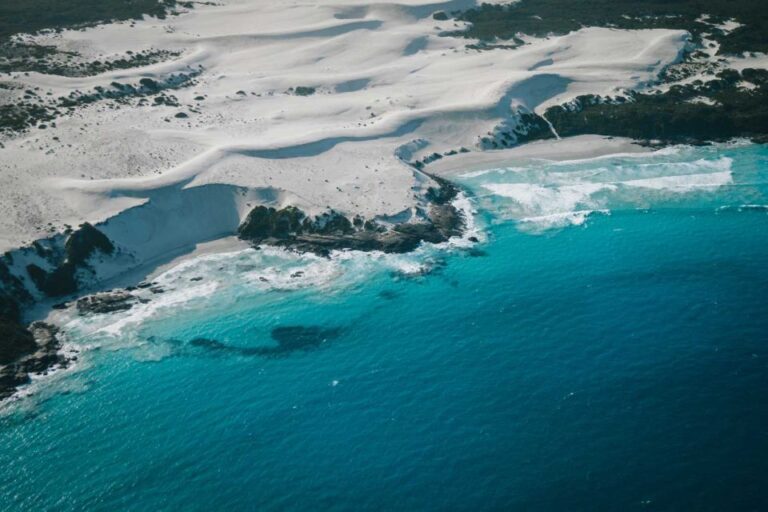 Esperance: Cape Le Grand Park and Pink Lakes Scenic Flight