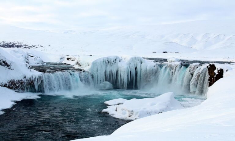 From Akureyri: Private Tour to Goðafoss Waterfall