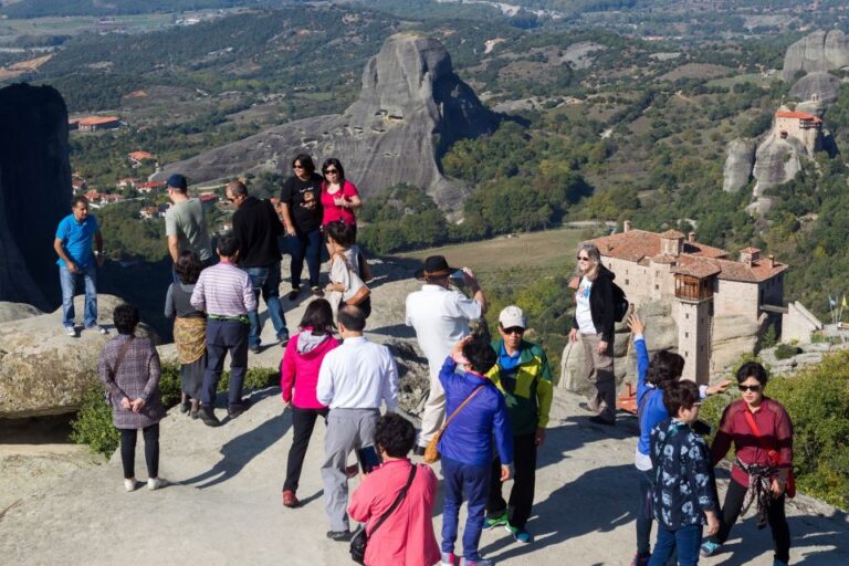 From Athens: Meteora Day Trip by Bus With Optional Lunch