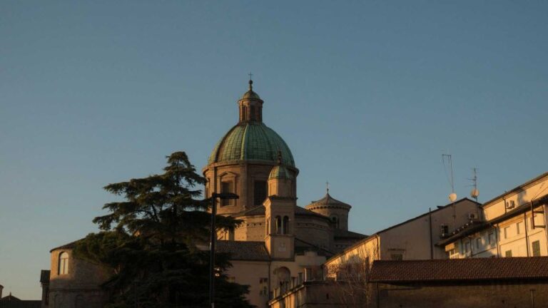 From Bologna: Private Full-Day Ravenna and Rimini Day Trip