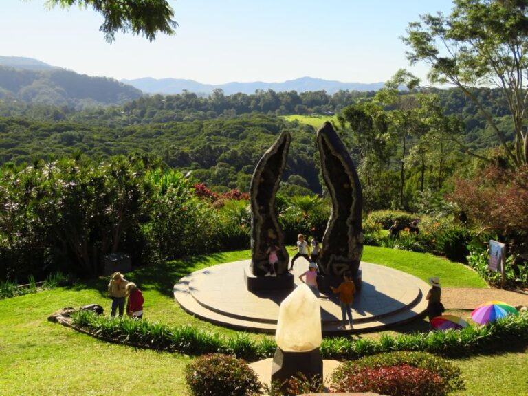 From Byron Bay: Half-Day Trip to Crystal Castle