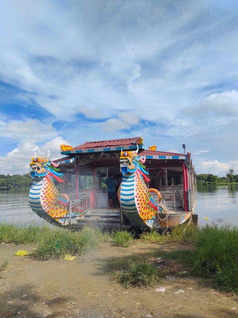 From Hue Dragon Boat to Visit Thien Mu Pagoda, King's Tomb - King Minh Mangs Tomb Exploration