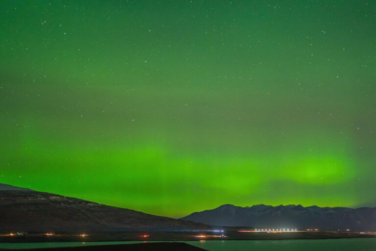From Reykjavik: Northern Lights Guided Tour With Photos