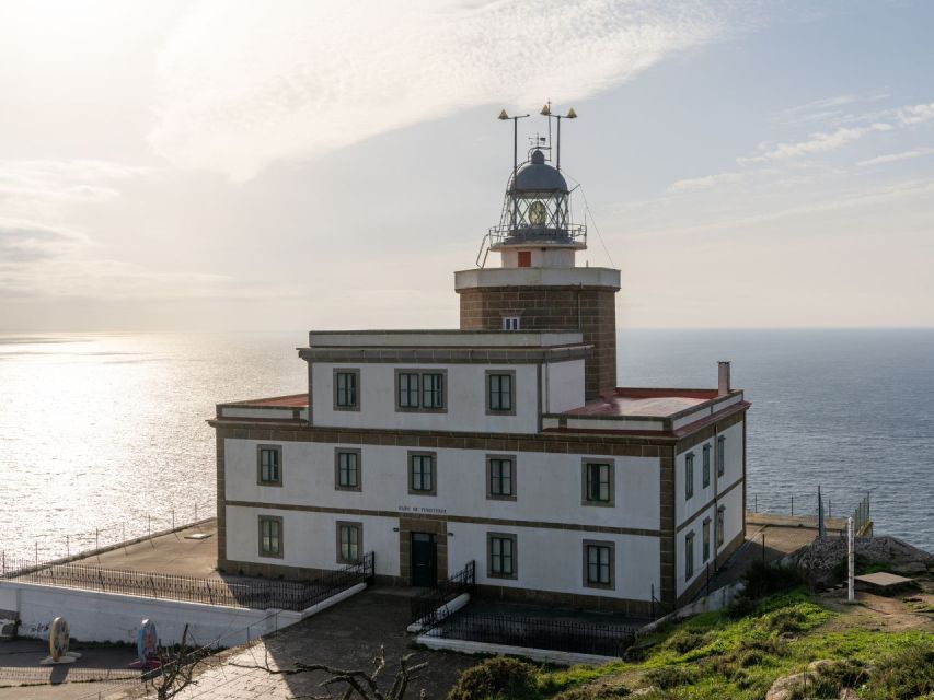 From Santiago: Finisterre Lighthouse Sunset Tour - Experience Description