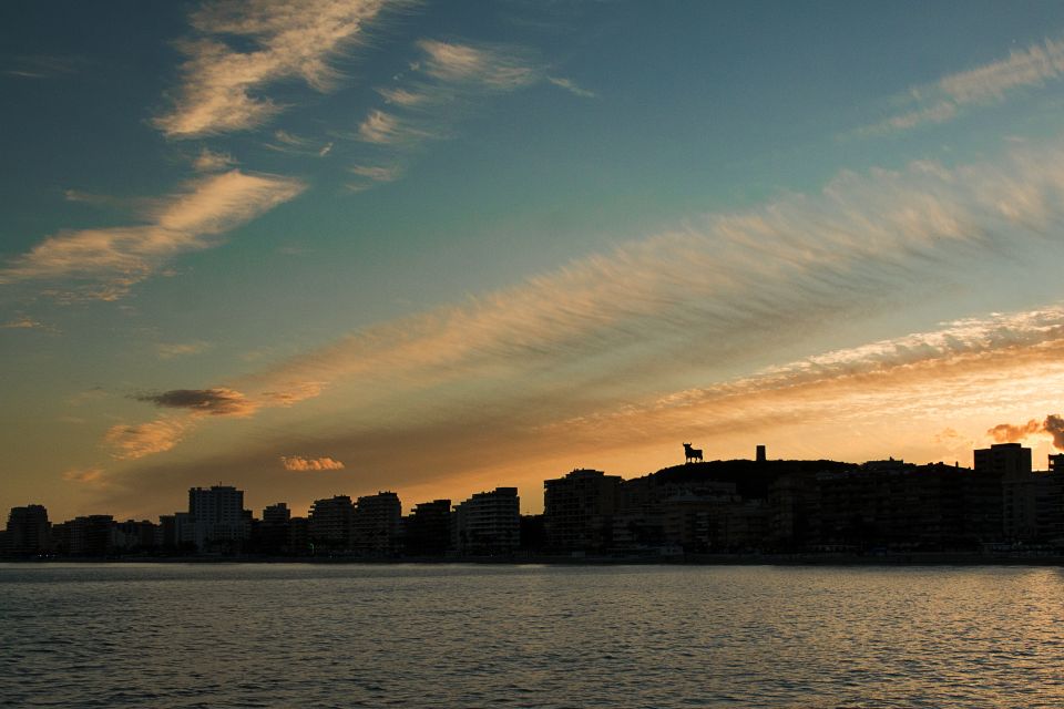 Fuengirola: Sunset Boat Tour With a Drink