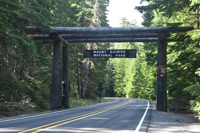 Full-Day Mt Rainier National Park Private Tour in SUV