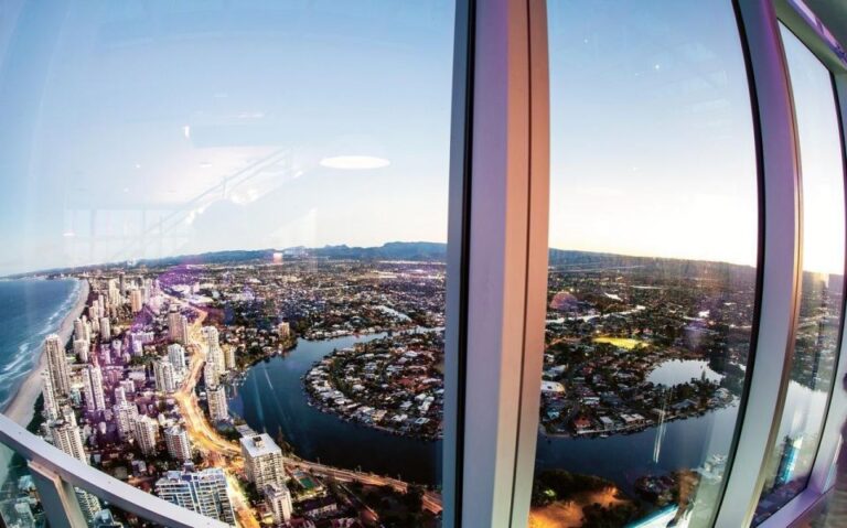 Gold Coast: 2-Day Dreamworld and SkyPoint Entry Ticket