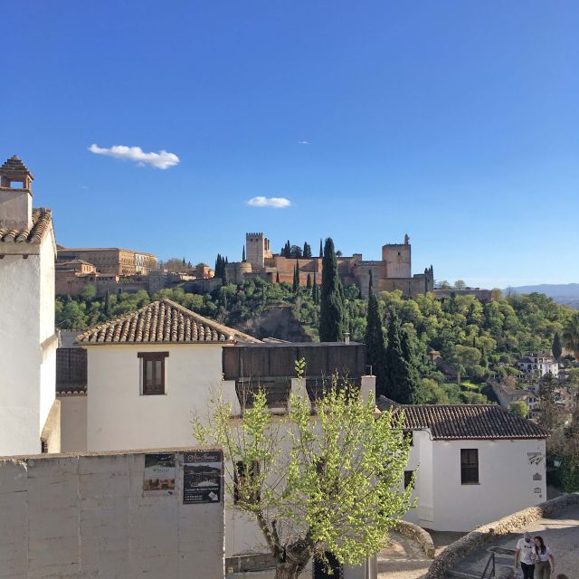 1 granada albaicin and sacromonte smartphone audio guide Granada: Albaicín and Sacromonte Smartphone Audio Guide