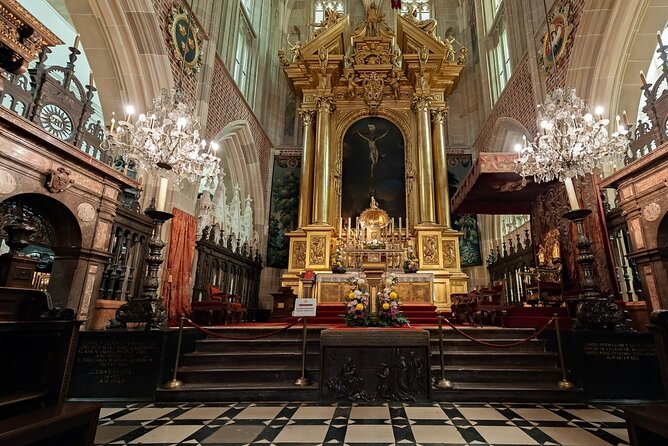 Guided Tour of Wawel Castle, Cathedral and St. Marys Basilica