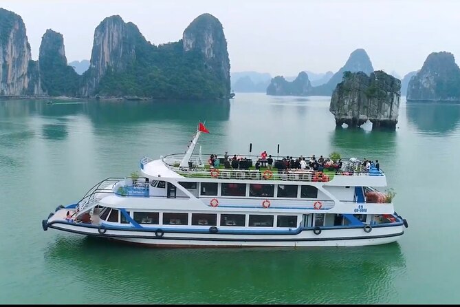 Ha Long Bay Luxury Cruise Day Trip