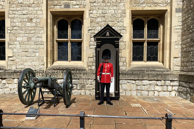 Half Day Guided Tour, Discovering the British Crown