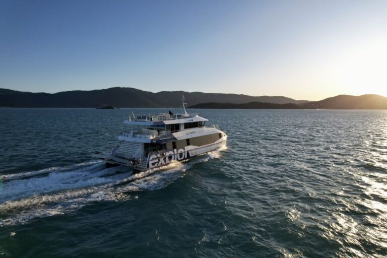 Hamilton Island: Whitsundays Sunset BBQ Dinner Cruise