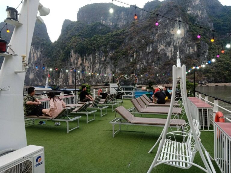 Hanoi: Halong Bay Cruise With Lunch, Caves, and Kayaking